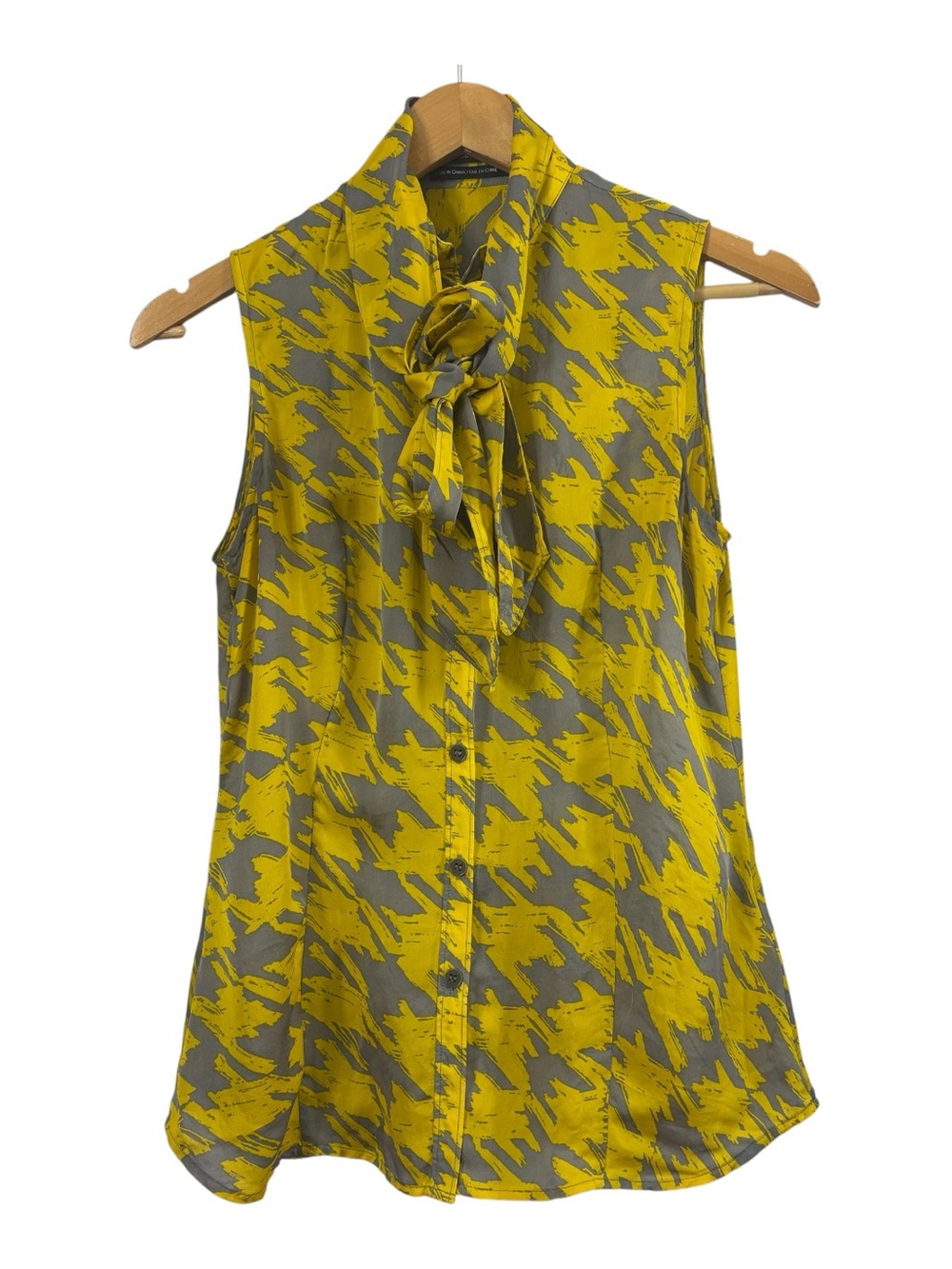 Club Monaco sleeveless 100% silk tie neck collard top blouse size S.